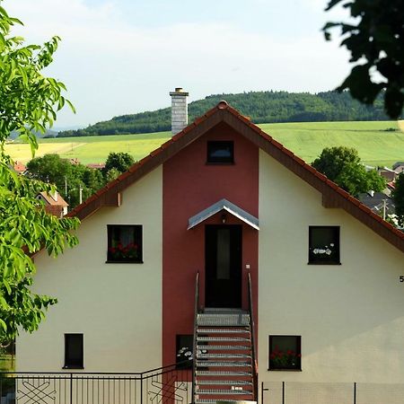 Privat Pod Kostolom - Ubytovanie Valča Eksteriør billede