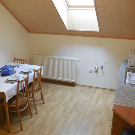Privat Pod Kostolom - Ubytovanie Valča Eksteriør billede