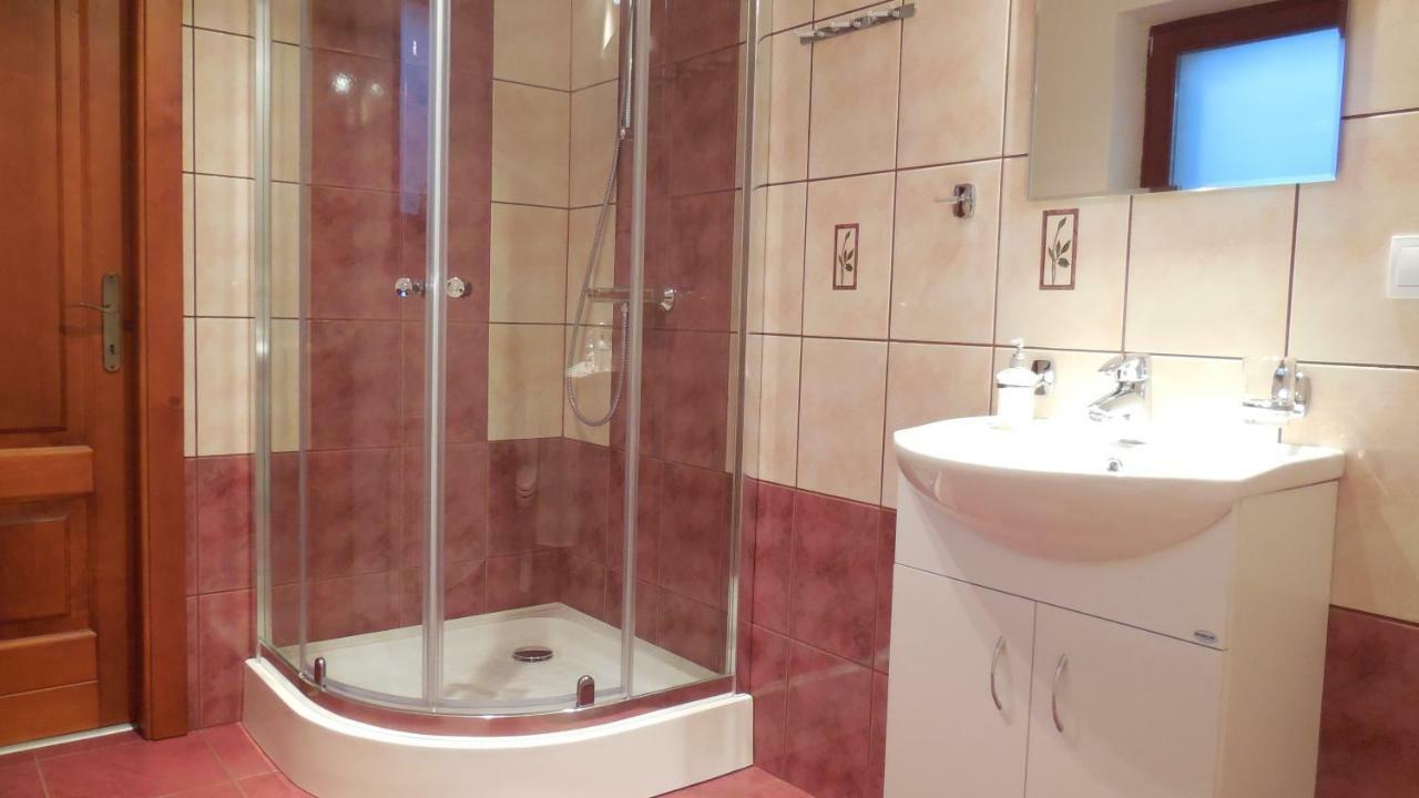 Privat Pod Kostolom - Ubytovanie Valča Eksteriør billede